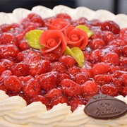 Strawberry Meringue Cake