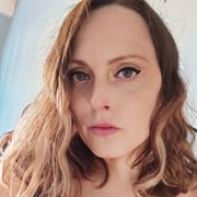 Sophie Ottley (Queer, She/Her)