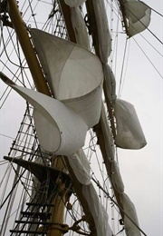 Shadow and Bone (Leigh Bardugo)