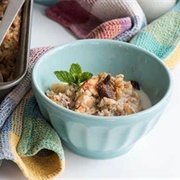 Apple and Apricot Oatmeal