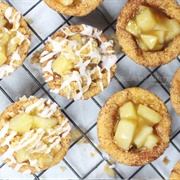 Apple Pie Stuffed Pumpkin Cupcakes