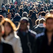 Stopping While Walking With People Behind