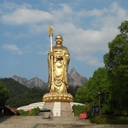 Mount Jiuhua, Statue of Dizang
