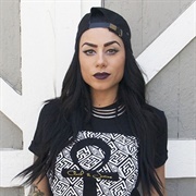 Tutsi guruhidagi yalangoch qizlar