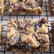 Moose Tracks Cookie Bars