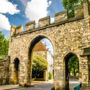Priory Gate Lincoln