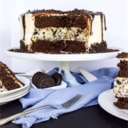 Cookies and Cream Cheesecake Cake