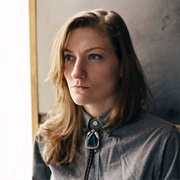 Lauren O'Connell (Queer, She/Her)