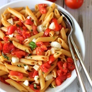 Tomato and Mozzarella Pasta