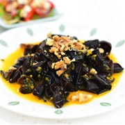 Mushrooms With Walnuts and Mango Sauce