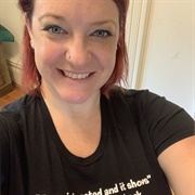 RENÉE HLOŽEK (Bisexual, She/Her)