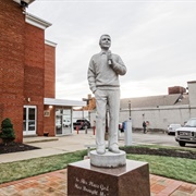 Perry Como Statue