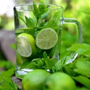 Peppermint and Lime Detox Drink
