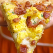 American Breakfast Pizza