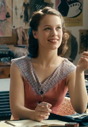 Paula Beer - Never Look Away (2018)