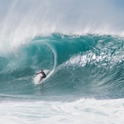 Surf the Pipeline in Oahu