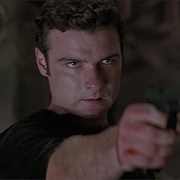 Cotton Weary (Liev Schreiber)