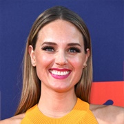 Laurel Stucky (Bisexual, She/Her)