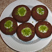Vegan Chocolate Cookies Filled With Chocolate Mint Cream