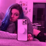 Neonfiona (Bisexual/Queer, She/Her)