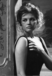 Claudia Cardinale - I Delfini (1960)