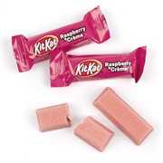 Kit Kat Raspberry + Crème