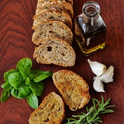Bread With Olive Oil, Garlic and Rosemary