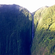 Puʻukaʻoku Falls