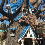 Jan. 23, 1993: Chip 'N Dale Treehouse