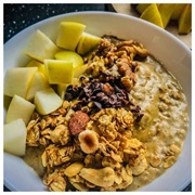 Apple and Pistachio Oatmeal