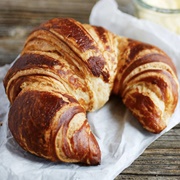 Lye Croissant / Laugencroissant