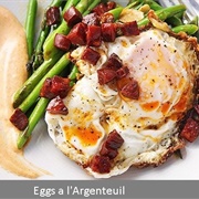 Egg À L'argenteuil