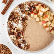 Apple Pie Smoothie Bowl