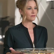 Dead to Me -- Season 1, Episode 1