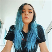 Poché (Bisexual, She/Her)