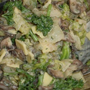 Champignon Pear Salad With Walnuts and Vegan Cheese