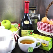 Apple and Peppermint Tea