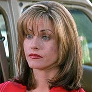 Gale Weathers (Courteney Cox)