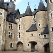 Château De Fougères-Sur-Bièvre