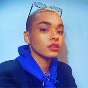 Yana Perrault (Bisexual, She/They)