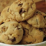 PB and Chocolate Macadamia Cookies