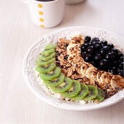 Cereals With Kiwi and Banana