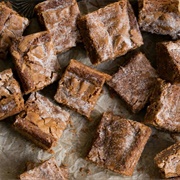 Cinnamon Roll Brownie