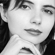 Liara Roux (Queer, Gender-Queer, She/He/They)