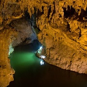 Swallow Cave, Yunnan, China