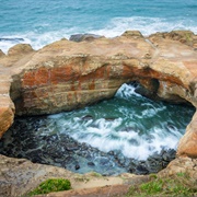Devil's Punch Bowl, Oregon