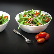 Arugula and Tomato Salad With Corn and Onions