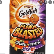 Goldfish Mix-Up Adventures Pretzel & Flavor Blasted Xtra Cheddar