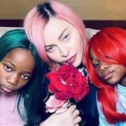 Stelle & Estere Ciccone