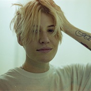 Elle Pucket (Queer, Non-Binary, They/Them)